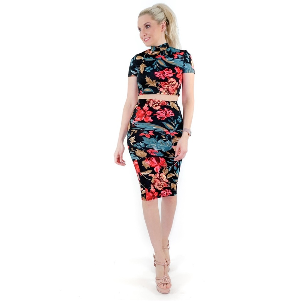 Black Floral Two Piece Skirt Set - Picture 5 of 8